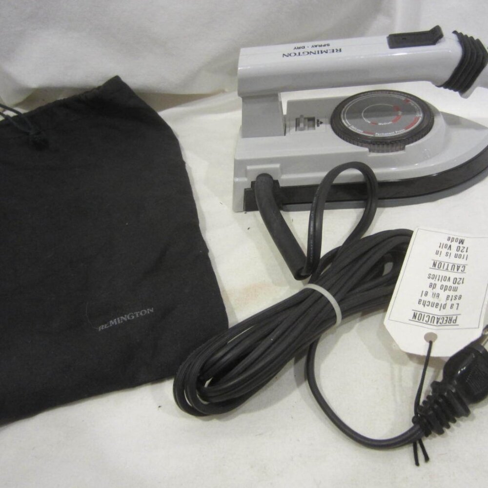 REMINGTON Spray Dry Travel Iron Dual voltage T1-9 NEW